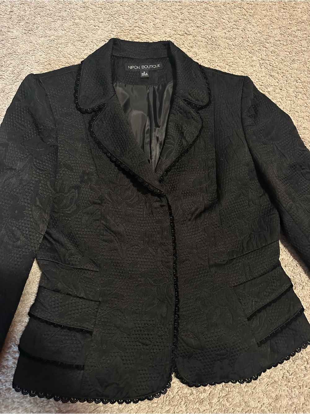 Nipon Boutique Black Floral Jacquard Blazer with Scalloped Trim size 6